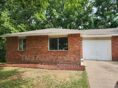 Main picture of 1705 N 76th Ter