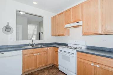 Main picture of 949 Genesee Dr