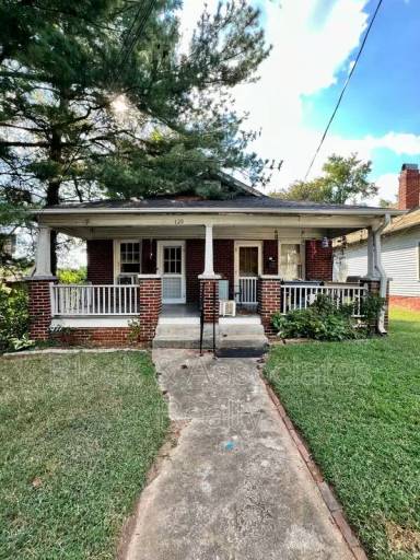 Main picture of 120 S Poplar St
