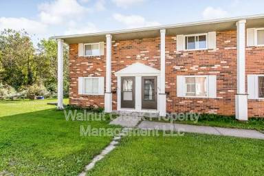 Main picture of 659 S Shore Ct