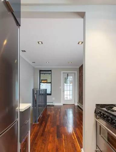 Main picture of 343 E 5th St