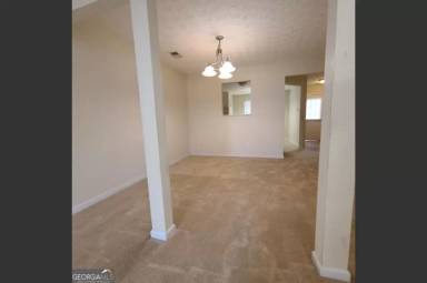 Main picture of 2103 Grove Way