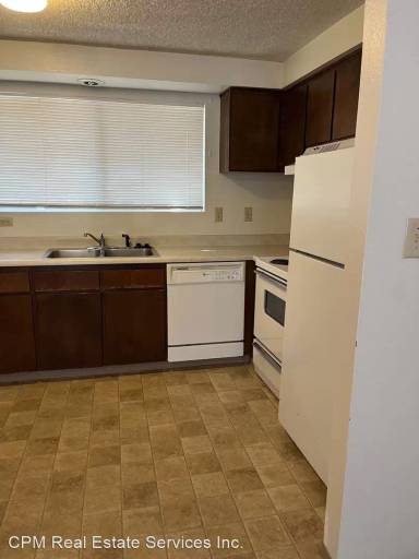 Main picture of 1749 Siskiyou Blvd