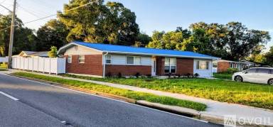 Main picture of 115 SE Olustee Ave