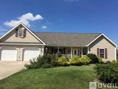 Main picture of 35 Farley Cir