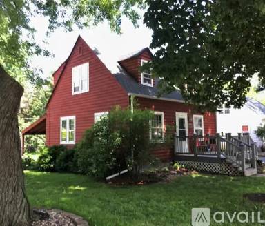 Main picture of 220 Cedar St