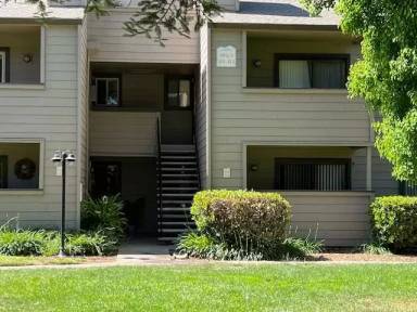 Main picture of Highland Condominiums