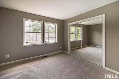 Main picture of 129 Coleridge Ct