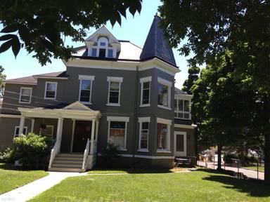 Main picture of 442 Fountain St NE