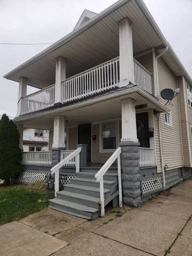 Main picture of 2231 W 104th St