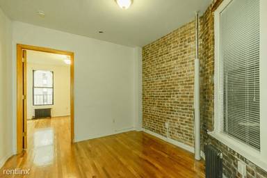 Main picture of 212 E 90th St