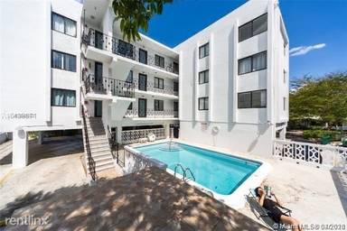 Main picture of 810 Salzedo St