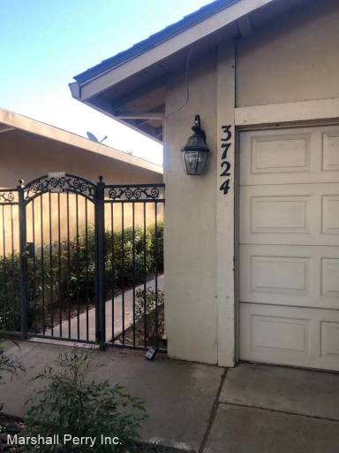 Main picture of 3724 Bridgeford Ln