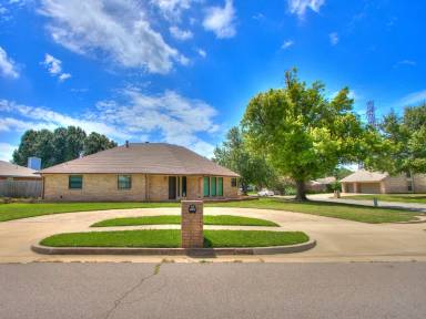 Main picture of 7712 NW 101st St