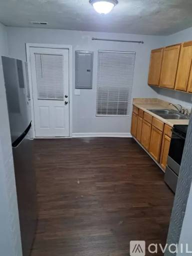 Main picture of 7 Carver Cir