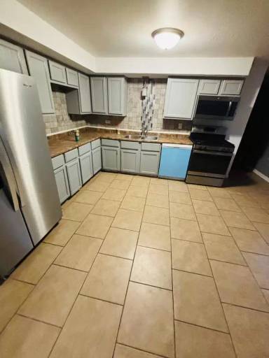 Main picture of 957 W 116th Pl