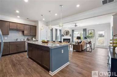 Main picture of 21 Pinnacle Way