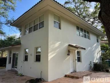 Main picture of 3698 Franklin Ave