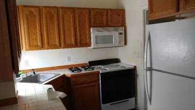 Main picture of 275 Bay St