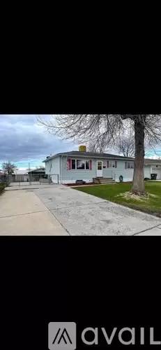 Main picture of 950 Dabich Ave