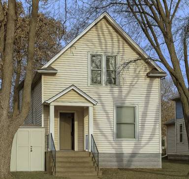 Main picture of 2116 W Broadway Ave