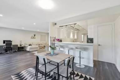 Main picture of 6700 - 6704 Hillpark Dr