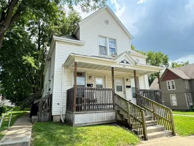 Main picture of 302 S Prairie St