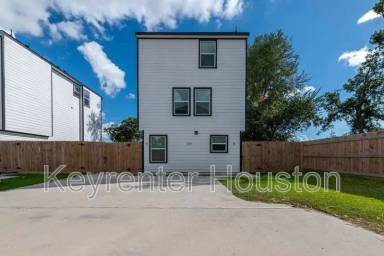 Main picture of 6309 Sandra St