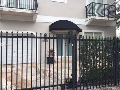 Main picture of 3375 Percival Ave