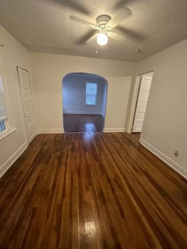 Main picture of 1327 W 67th St