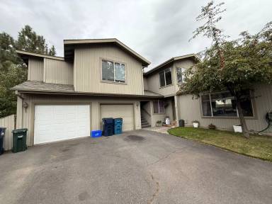 Main picture of 1121 NE Hidden Valley Dr
