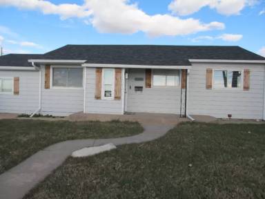 Main picture of 411 S Arp Ave