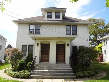 Main picture of 905 4th St NW