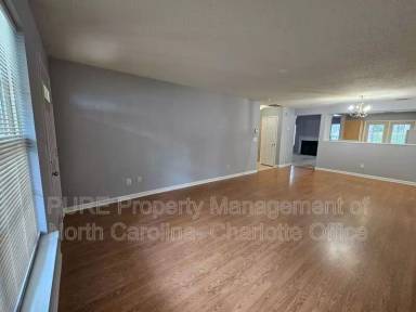 Main picture of 10035 University Park Ln