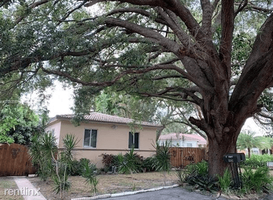 Main picture of 11102 NE 9th Ct