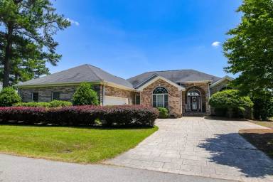 Main picture of 1206 Greenbriar Dr