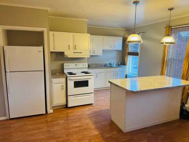 Main picture of 253 1/2 W 17th St