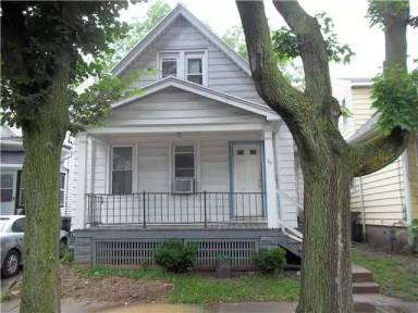 Main picture of 18-90 Kosciusko St