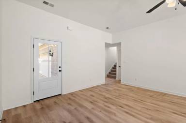 Main picture of 6275 Clover Ct