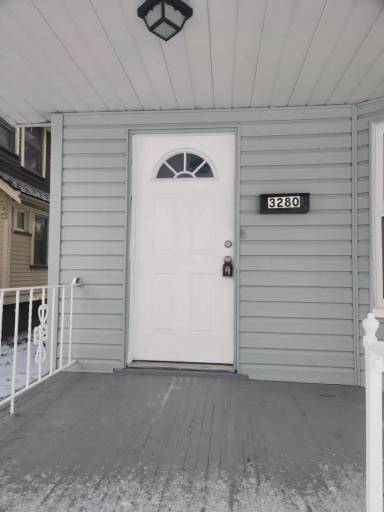 Main picture of 3280 W 82nd St