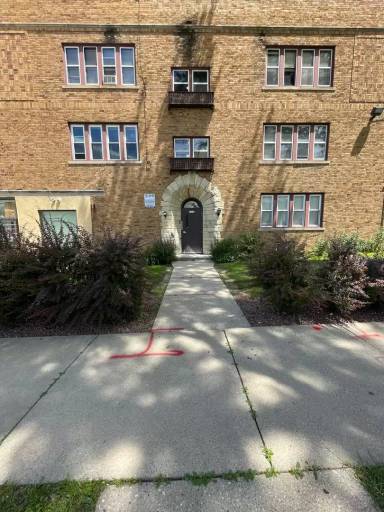 Main picture of 3072 N 49th St