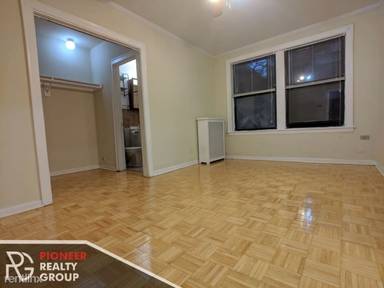 Main picture of 739 W Belmont Ave