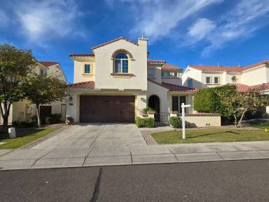 Main picture of 2354 W Riverside St