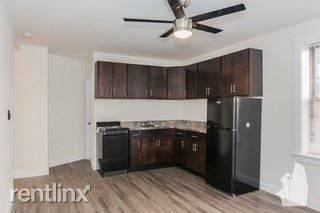 Main picture of 3933 N Clarendon Ave