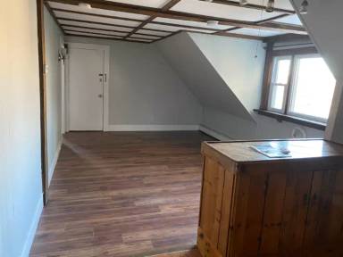 Main picture of 6 Lockwood St