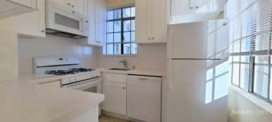 Main picture of 100 Laguna St