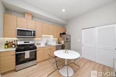 Main picture of 2158 W 21st St