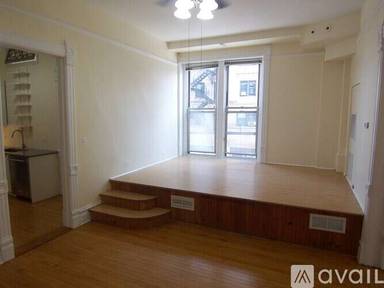 Main picture of 2772 N Lincoln Ave