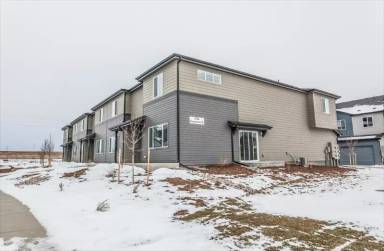 Main picture of 2794 Barnstormer St