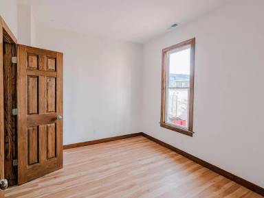 Main picture of 413 W Mineral St